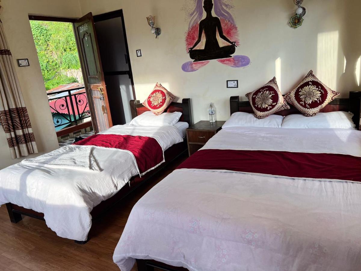 Green Hills Yoga Retreat Pokhara Extérieur photo